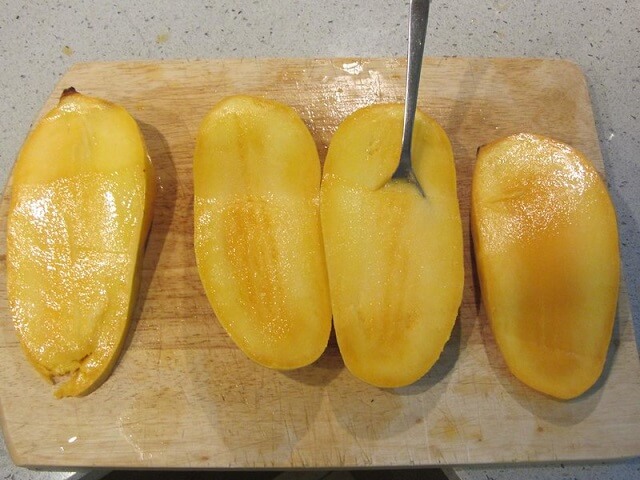 Honey Gold Mango, Australia, One of the Top 10 Famous Mango Varieties in the World